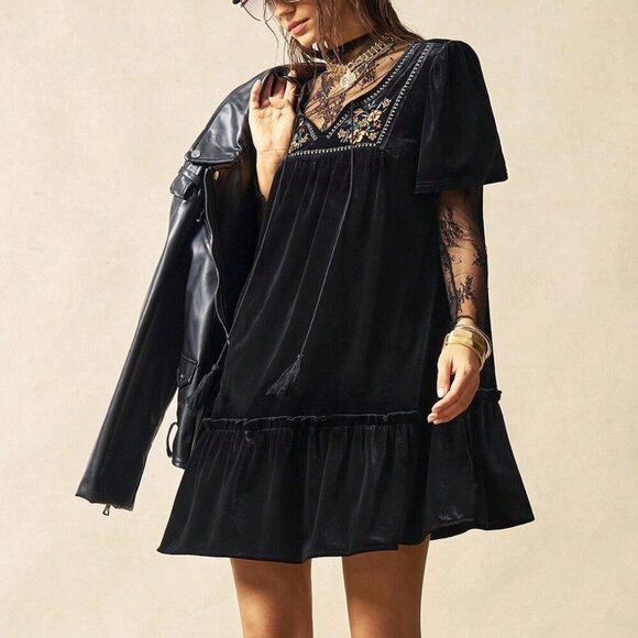 Black Boho Women's Knit V-Neck Floral Velvet Mini Dress - Picture 8 of 8